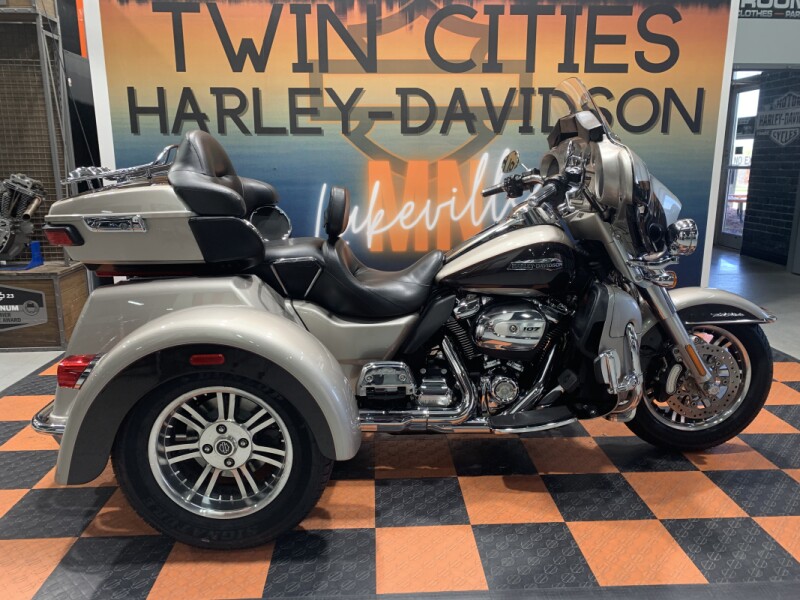 2018 Harley-Davidson Tri-Glide Ultra FLHTCUTG
