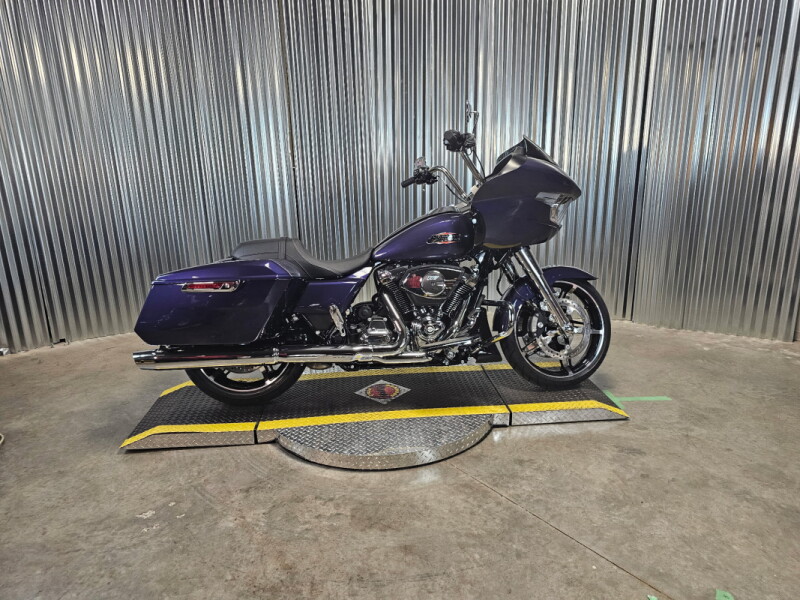 2026 Harley-Davidson® Road Glide® Purple Abyss Black Trim