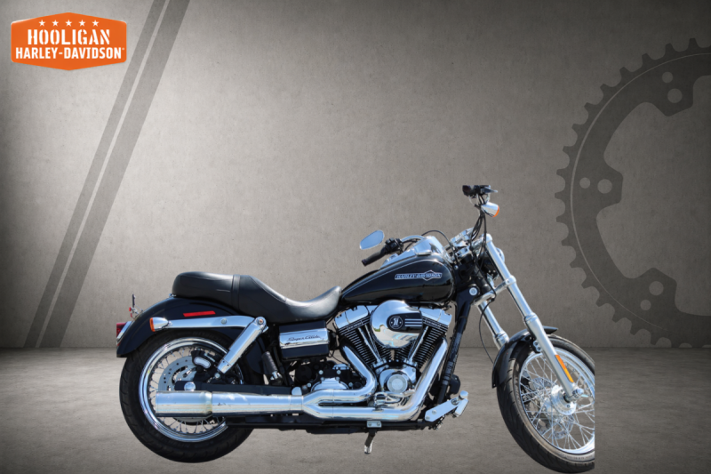 2012 Harley-Davidson® Super Glide® Custom Black w/ Pinstripe