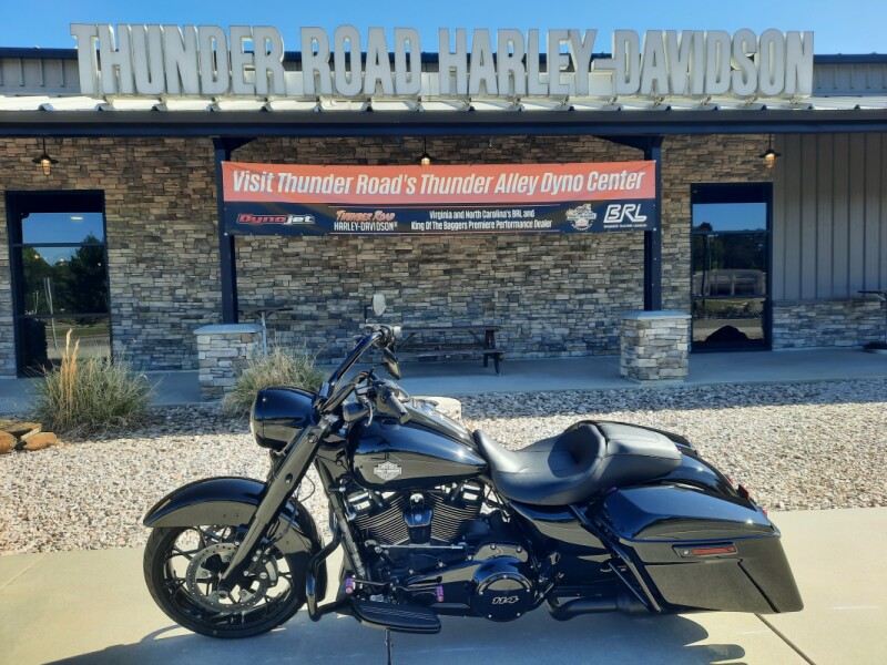 2025 Harley-Davidson® Road King® Special Vivid Black