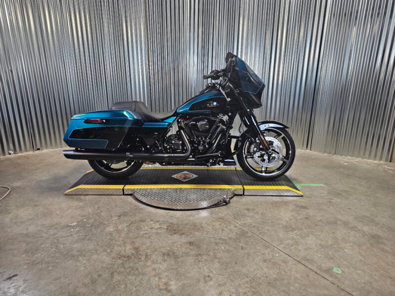 2026 Harley-Davidson® Street Glide® Teal Thunder / Vivid Black Black Trim