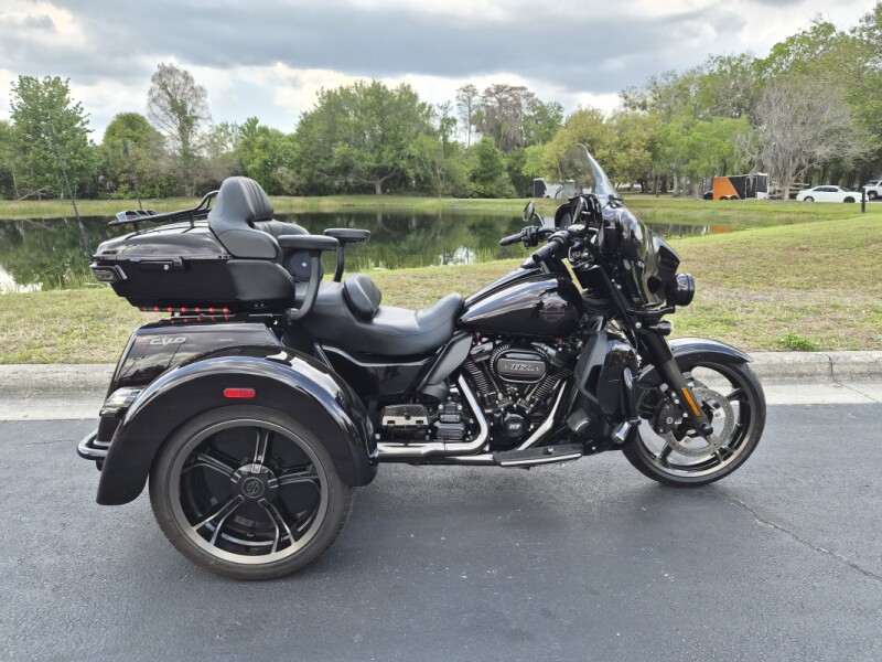 FLHTCUTGSE 2021 CVO™ Tri Glide®