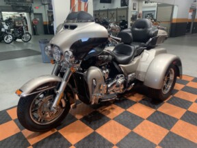 2018 Harley-Davidson Tri-Glide Ultra FLHTCUTG thumb 0
