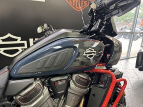 2025 Harley-Davidson® CVO™ Pan America® Carbon Blue thumb 0