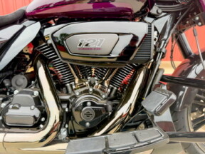 2025 Harley-Davidson® CVO™ Street Glide® Poison Berry thumb 0