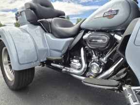 FLHTCUTG 2023 Tri Glide® Ultra thumb 3
