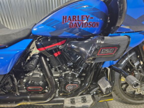 2026 Harley-Davidson® CVO Road Glide ST Electric Coast thumb 3