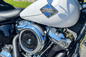 2025 Harley-Davidson® Heritage Classic FLHC thumb 3