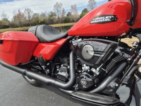FLTRX 2026 Road Glide® thumb 3