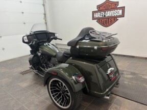 2026 Harley-Davidson® Street Glide 3 Limited Olive Steel Metallic / Vivid Black Chrome Trim thumb 1