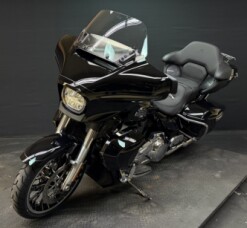 Harley-Davidson® Street Glide® 2026 FLHX VIVID BLACK thumb 1