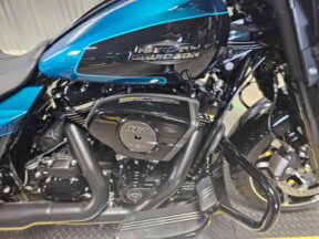 2026 Harley-Davidson® Street Glide® Teal Thunder / Vivid Black Black Trim thumb 3
