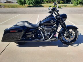 2025 Harley-Davidson® Road King® Special Vivid Black thumb 0