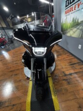 2025 Harley-Davidson® Street Glide™ Ultra VIVID BLACK W/ PINSTRIPE thumb 0