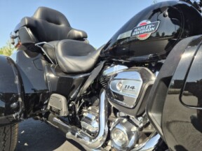 FLHTCUTG 2022 Tri Glide® Ultra thumb 3