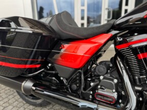 2026 Harley-Davidson® CVO™  ROAD GLIDE® ST  Citrus Heat Re-Entry thumb 2