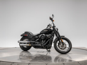 2018 HARLEY-DAVIDSON FXBB STREET BOB in Vivid Black thumb 0