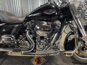 2016 Harley-Davidson® Road King® Vivid Black thumb 3