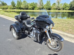 FLHTCUTG 2022 Tri Glide® Ultra thumb 2