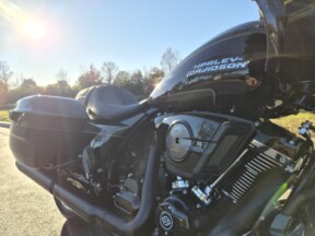 FLTRX 2026 Road Glide® thumb 3