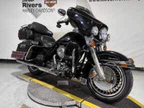 2010 Harley-Davidson® Electra Glide® Ultra Classic® Vivid Black thumb 2