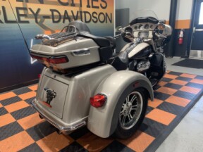 2018 Harley-Davidson Tri-Glide Ultra FLHTCUTG thumb 3