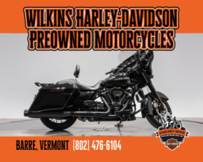 2018 HARLEY-DAVIDSON FLHXS STREET GLIDE SPECIAL in Vivid Black thumb 2