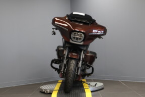 2024 Harley-Davidson® CVO™ Street Glide® FLHXSE thumb 2