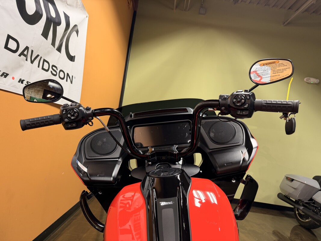 FLTRX 2026 Road Glide®, photo 8