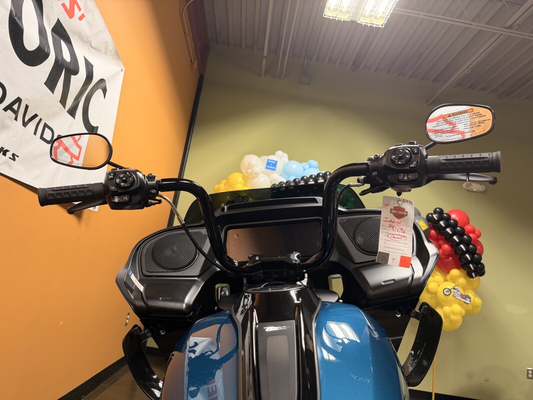 FLTRX 2026 Road Glide®, photo 8