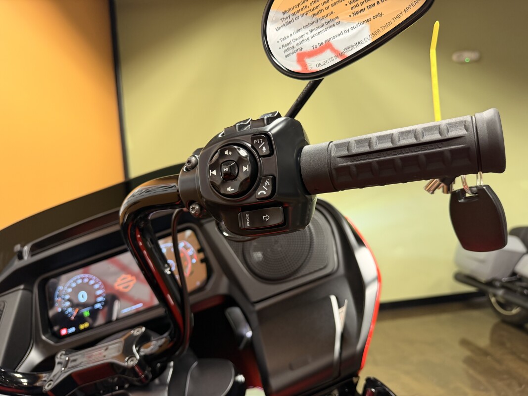 FLTRX 2026 Road Glide®, photo 10