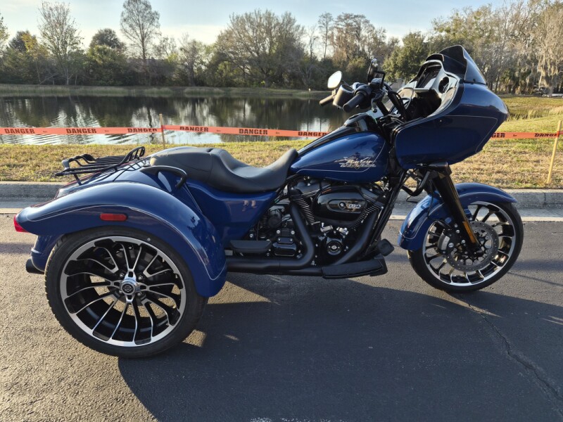 FLTRT 2023 Road Glide® 3