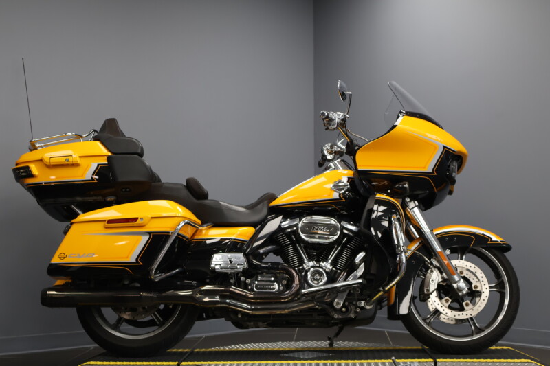 2022 Harley-Davidson® CVO™ Road Glide® Limited FLTRKSE