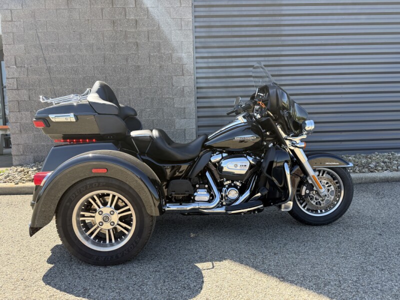 2021 Harley-Davidson® Tri Glide® Ultra FLHTCUTG 