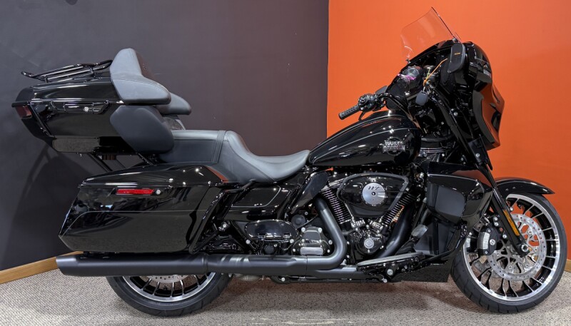 2026 Harley-Davidson® Street Glide Limited Black