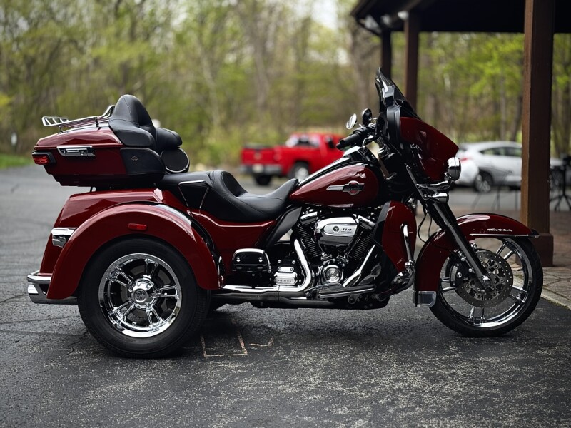 2024 Harley-Davidson® Tri Glide® Ultra Red Rock / Vivid Black