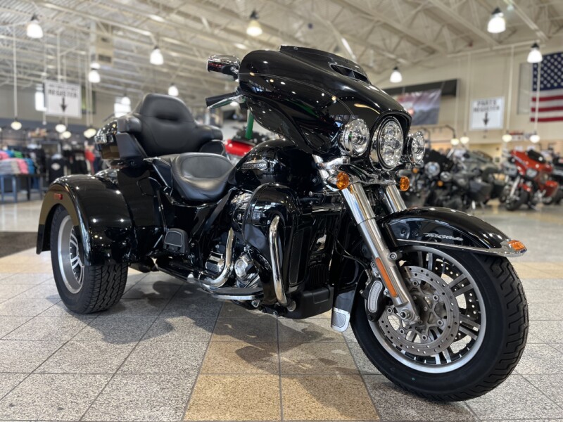 2018 Harley-Davidson® Tri Glide® Ultra FLHTCUTG