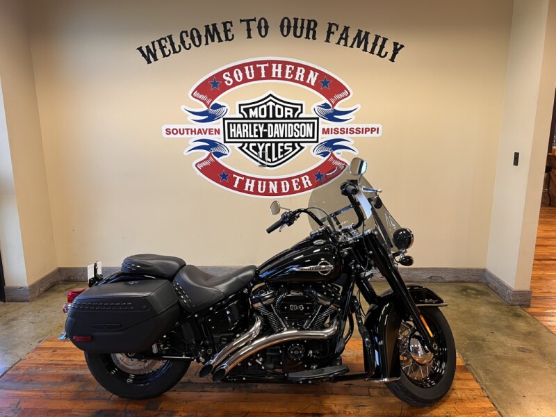 2020 Harley-Davidson® Heritage Classic 114 Vivid Black