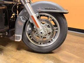 FLHTCUTG 2022 Tri Glide® Ultra thumb 3