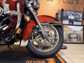 2008 Harley-Davidson® FLHTCU Electra Glide® Ultra Classic® thumb 3