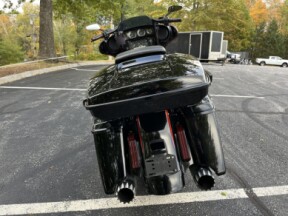 2017 Harley-Davidson® CVO™ Street Glide® FLHXSE thumb 0