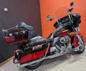 2010 Harley-Davidson® Electra Glide® Ultra Limited MERLOT/CHERRY thumb 2