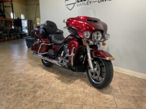 2017 Harley-Davidson® Electra Glide® Ultra Classic® T/T Mys Red Sunglo/Velocity Red Sunglo FLHTCU thumb 2