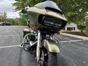 2017 Harley-Davidson® Road Glide® Special FLTRXS thumb 2