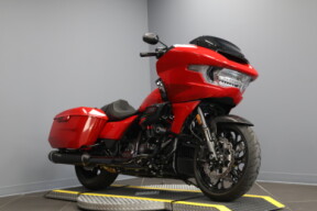 2025 Harley-Davidson® CVO™ Road Glide™ ST FLTRXSTSE thumb 3