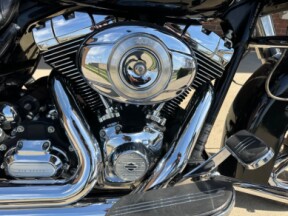 2012 Harley-Davidson Street Glide FLHX thumb 2