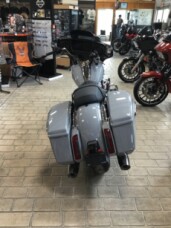 2024 Harley-Davidson® Street Glide® Billiard Gray thumb 3