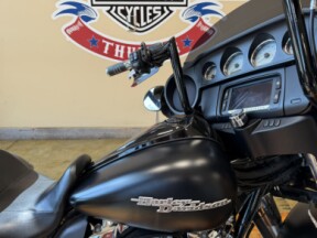 2017 Harley-Davidson® Street Glide® Special Black Denim thumb 3