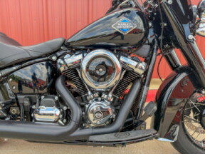 2025 Harley-Davidson® Heritage Classic Vivid Black w/Denim Bags thumb 1