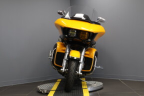 2022 Harley-Davidson® CVO™ Road Glide® Limited FLTRKSE thumb 2
